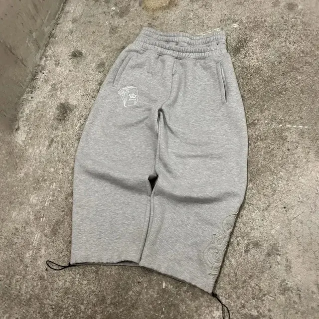 Jogging brodé Y2K