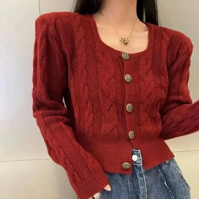 Cardigan maille torsadée col carré