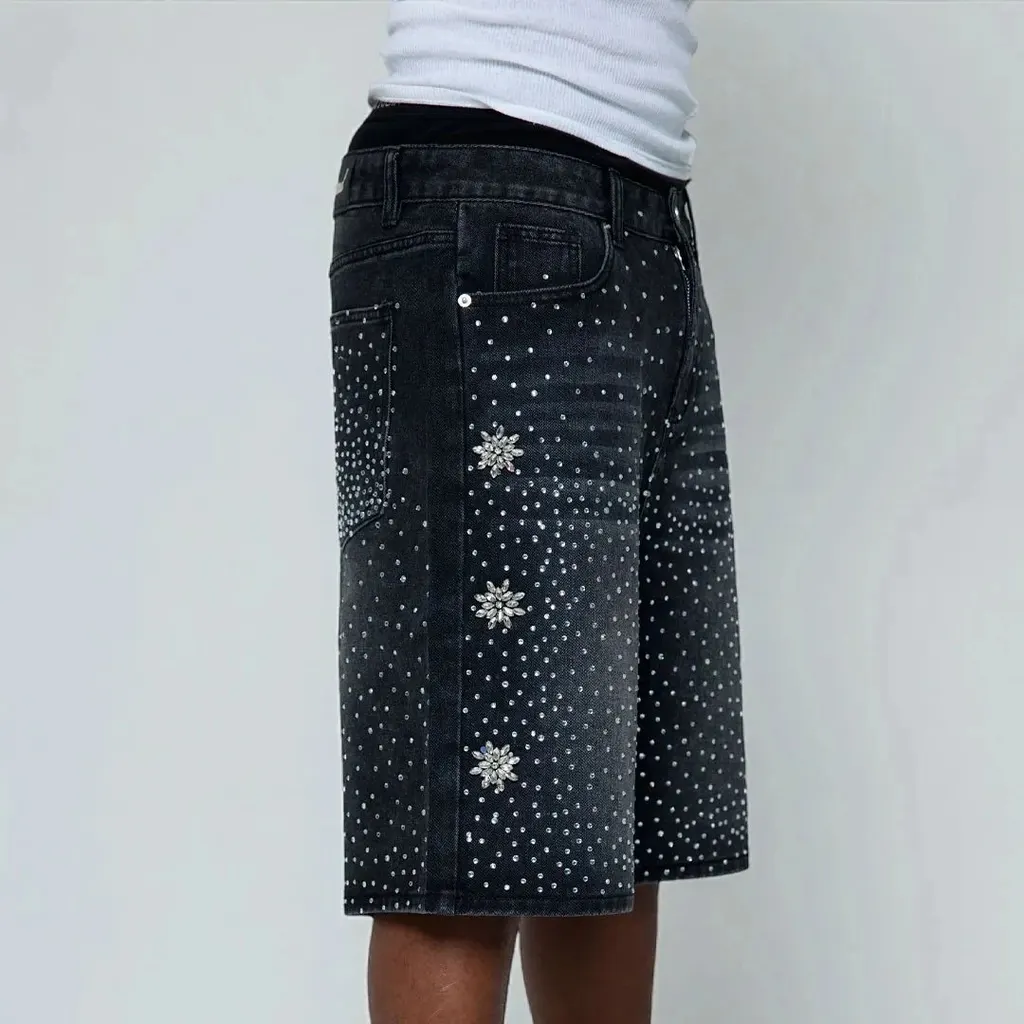 Short en denim à strass