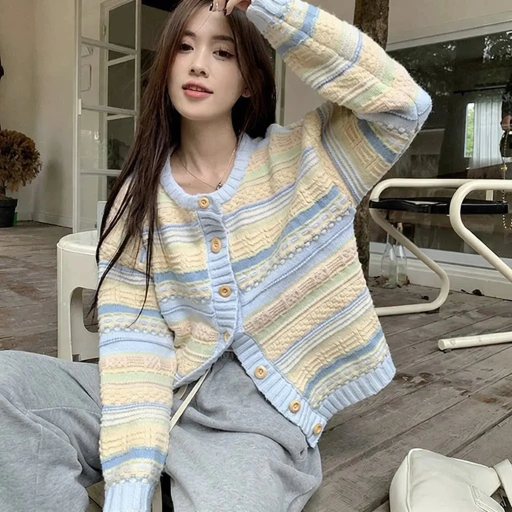 Cardigan rayé en maille