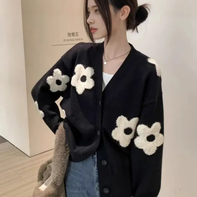 Cardigan fleuri en maille
