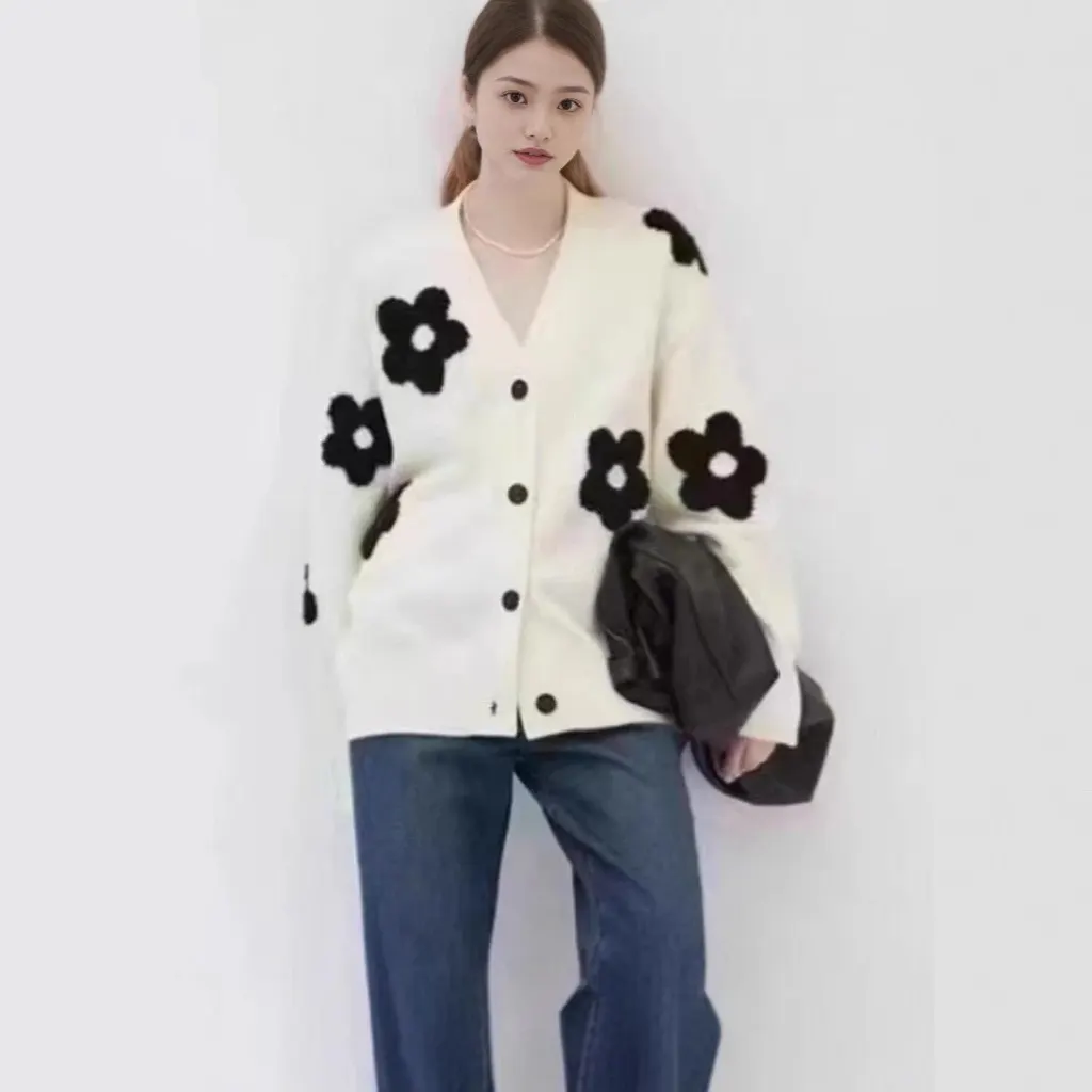 Cardigan fleuri en maille