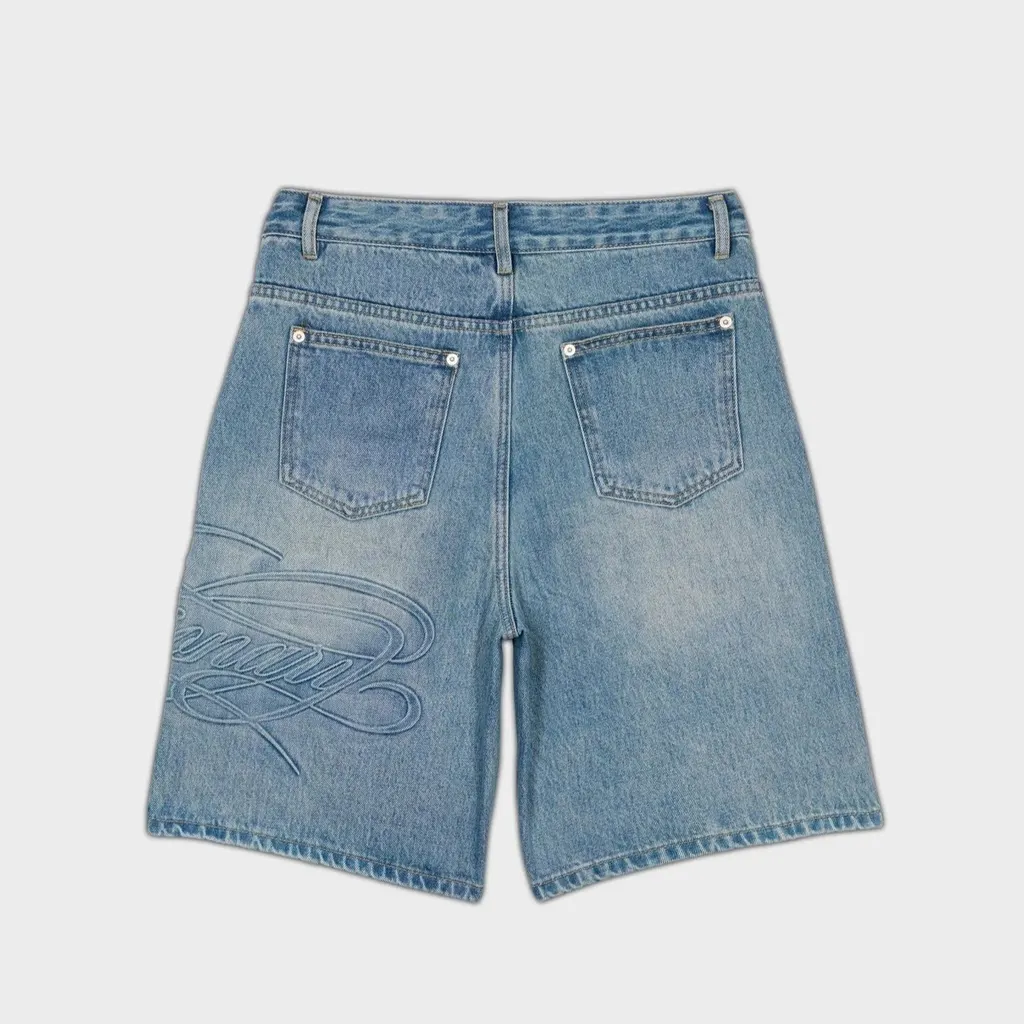 Short en denim brodé
