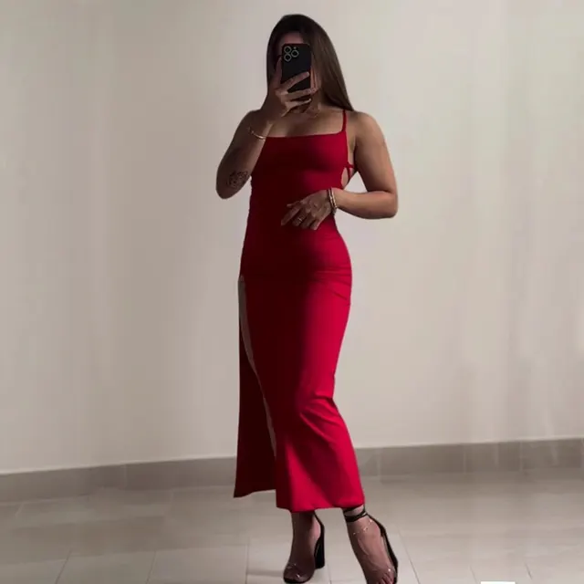 Robe fendue dos nu