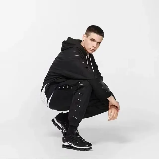Ensemble Nike Swoosh