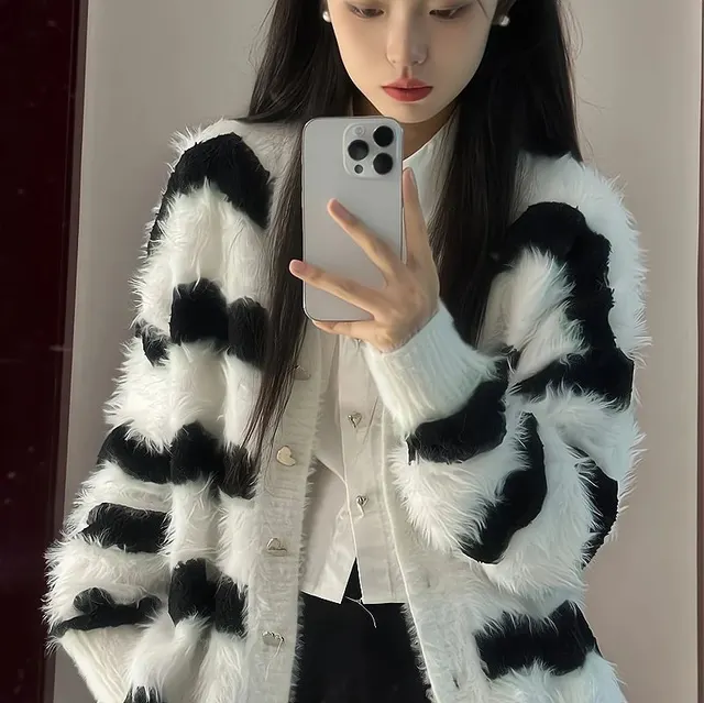 Cardigan rayé en maille duveteuse