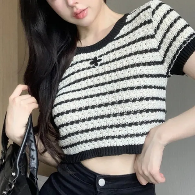 Pull court maille rayée
