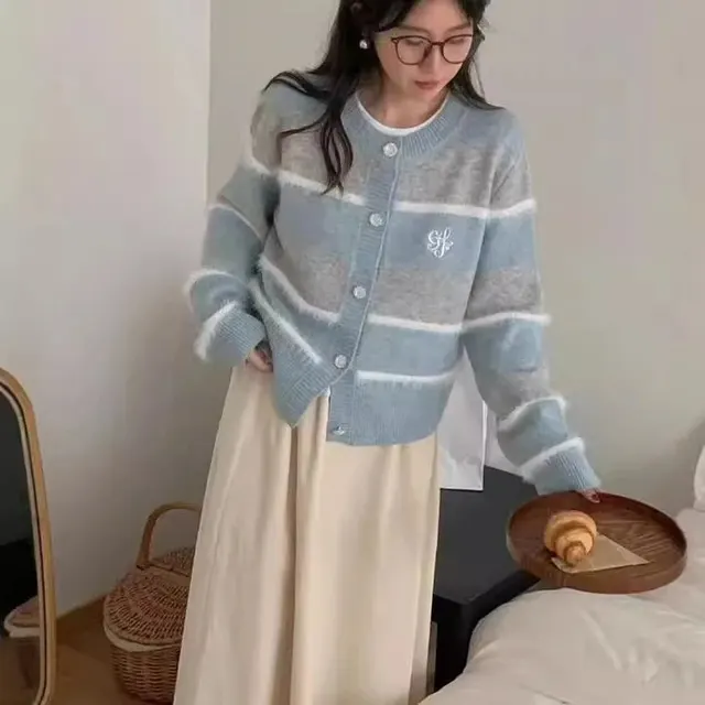 Cardigan rayé en maille