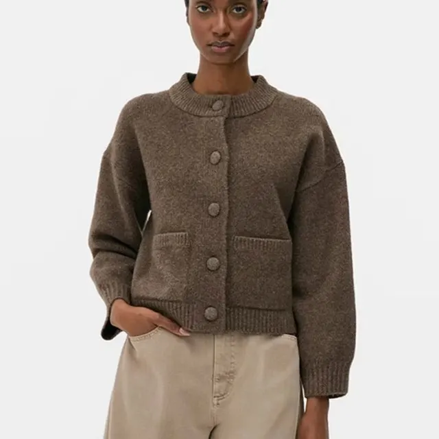 Cardigan court en maille