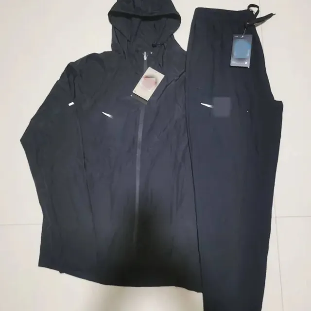 Ensemble running coupe-vent