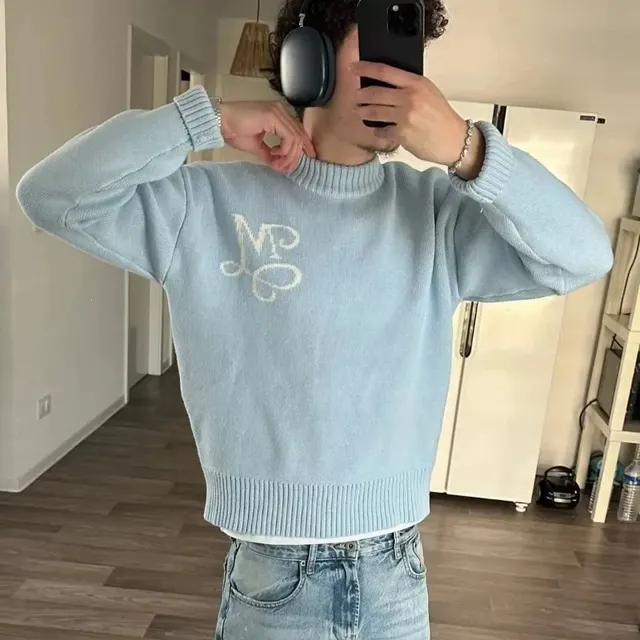 Pull jacquard lettre M