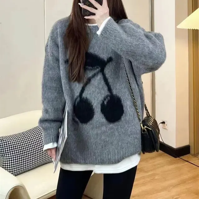 Pull en maille motif cerise