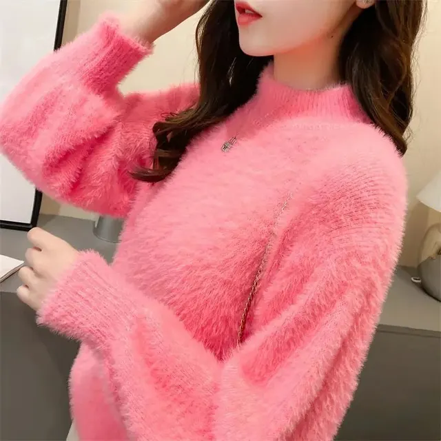 Pull duveteux col montant
