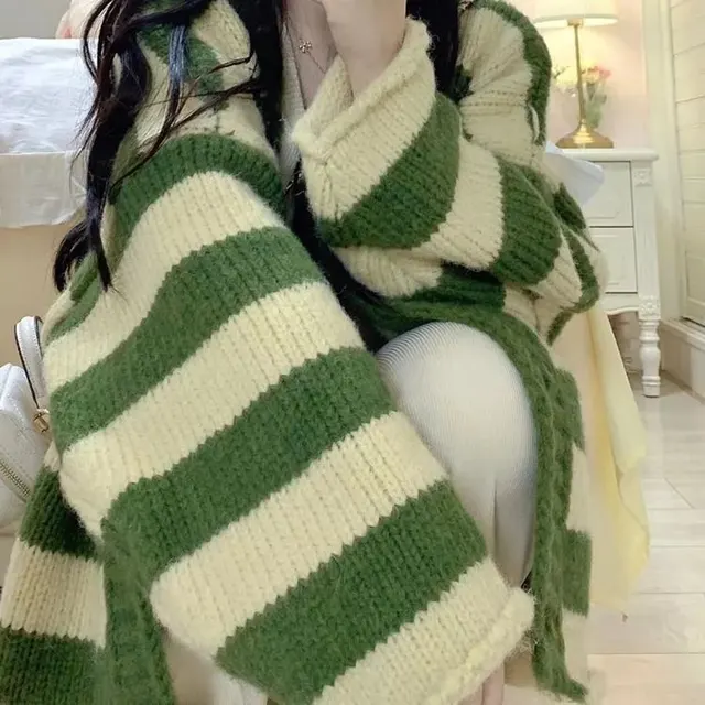 Cardigan rayé en maille