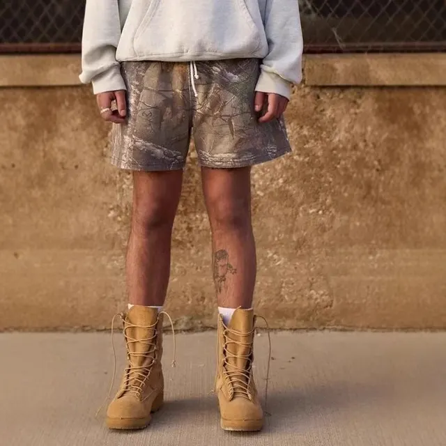 Short camouflage