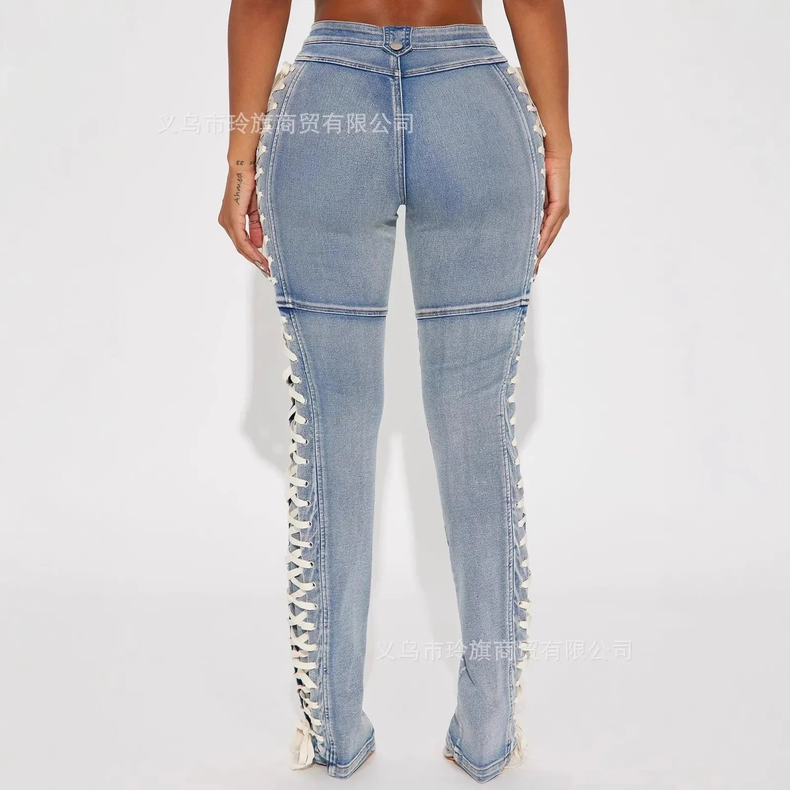 Jean bootcut à lacets