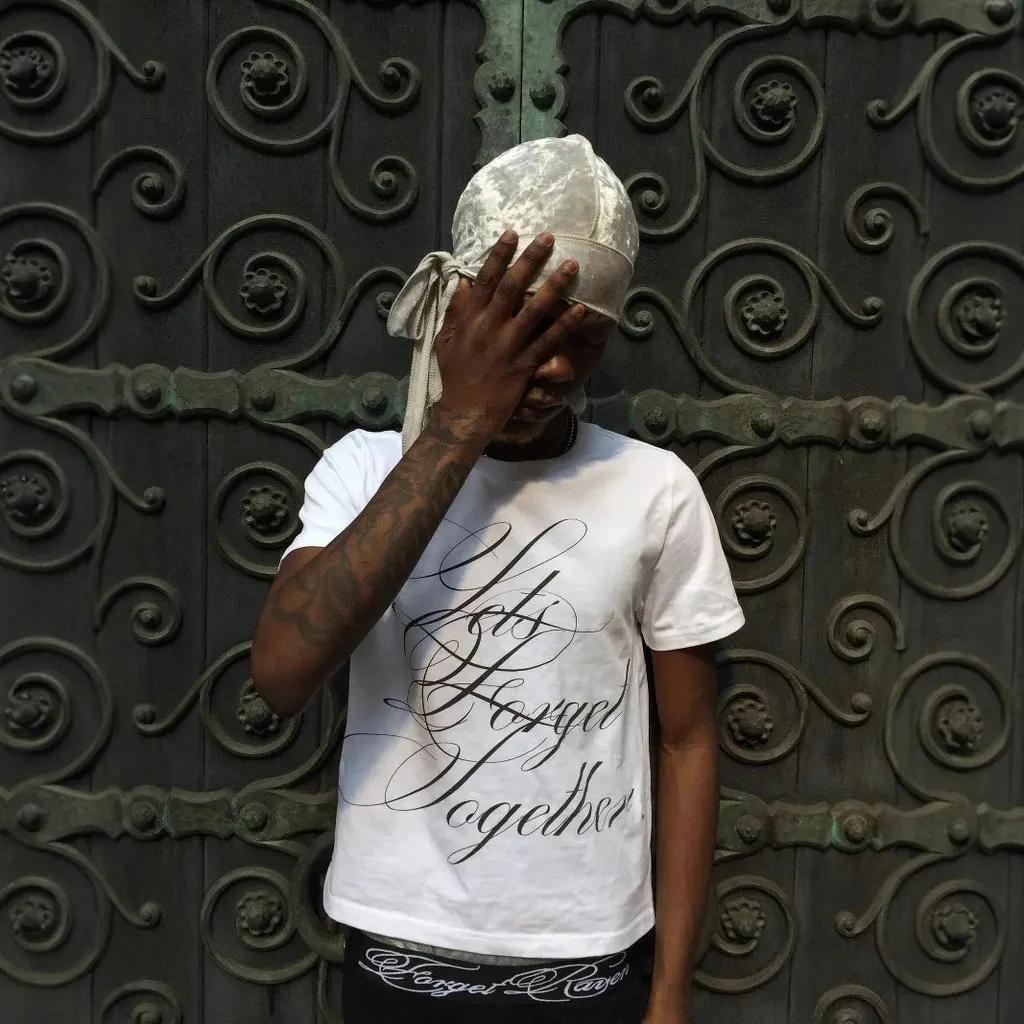 T-shirt Forget Raven