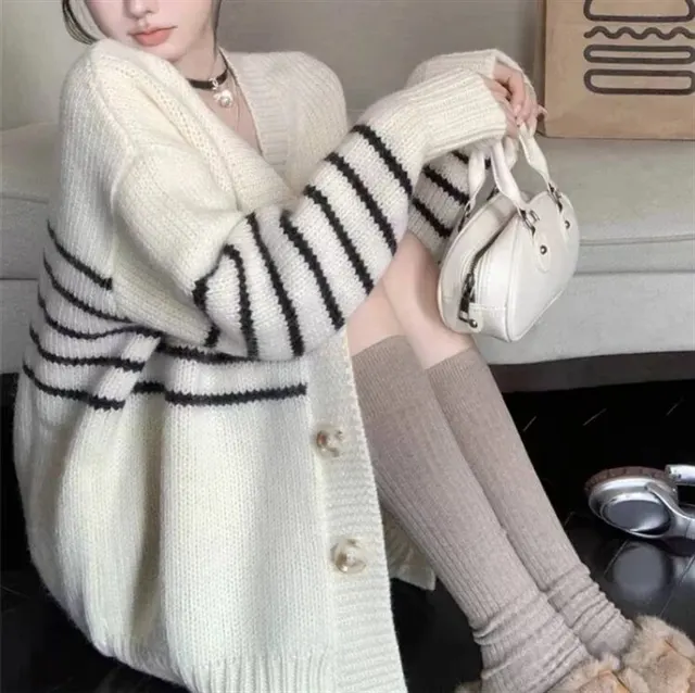 Cardigan rayé en maille