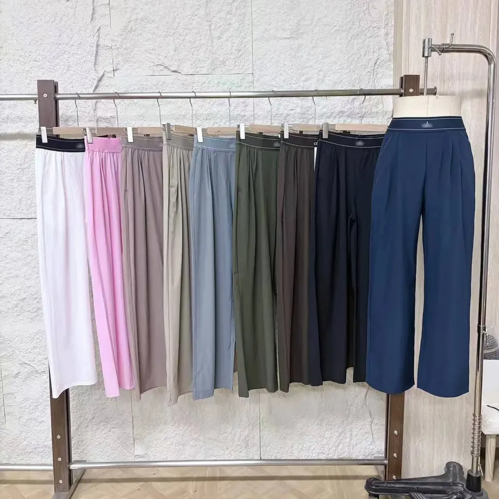 Pantalon large Alo Yoga