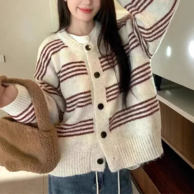 Cardigan rayé en maille