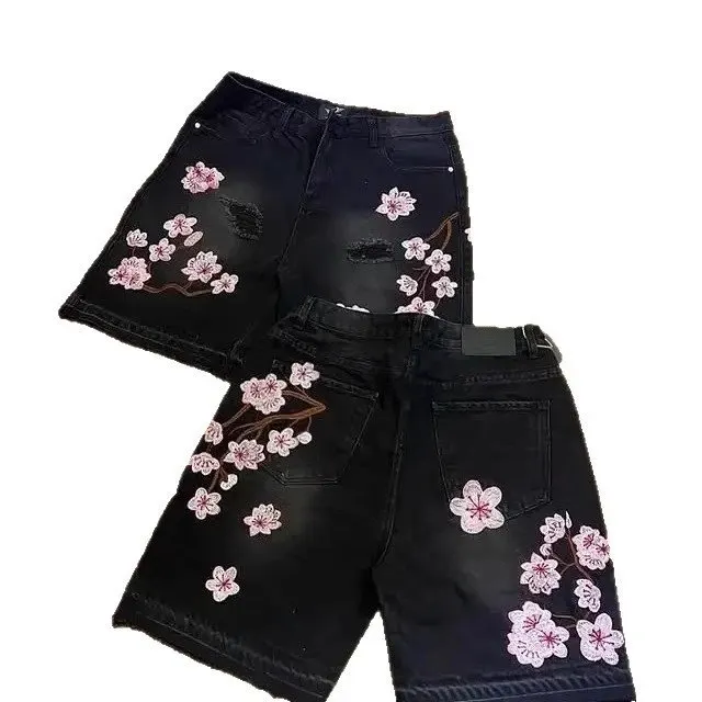 Short en denim brodé