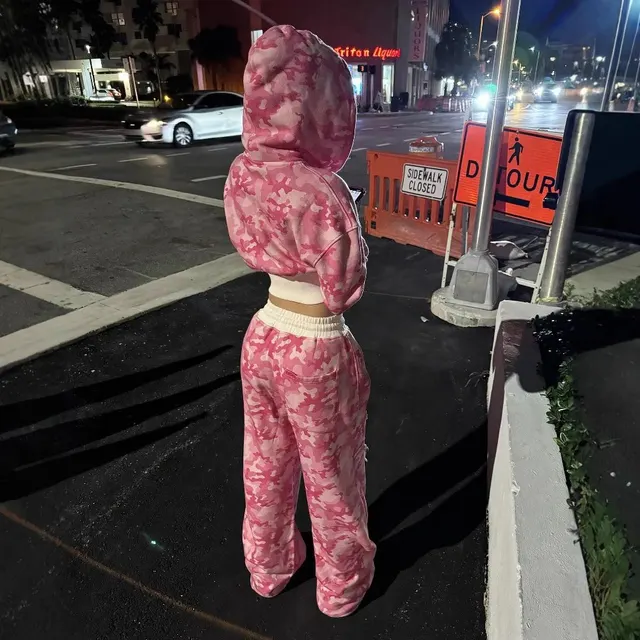 Ensemble hoodie et pantalon