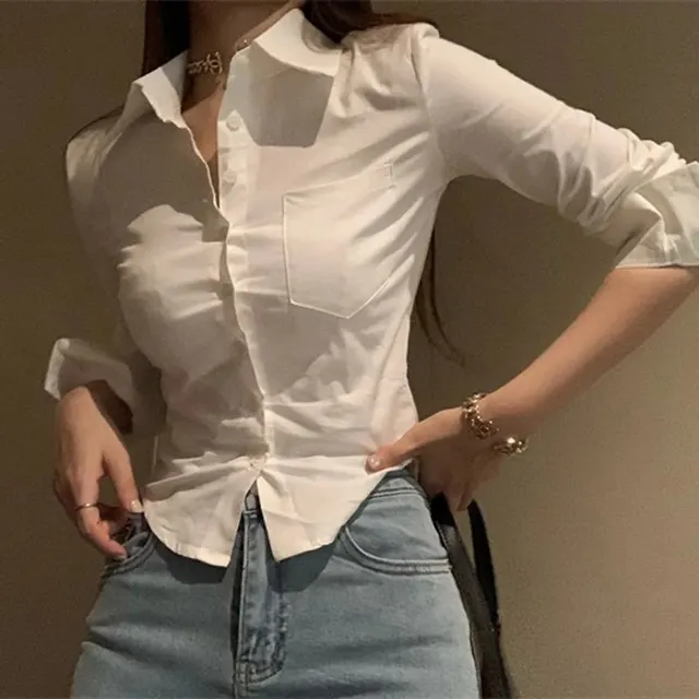 Chemise cintrée courte