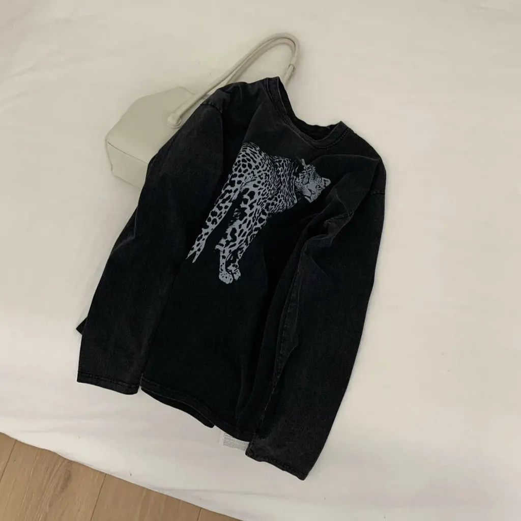T-shirt léopard manches longues