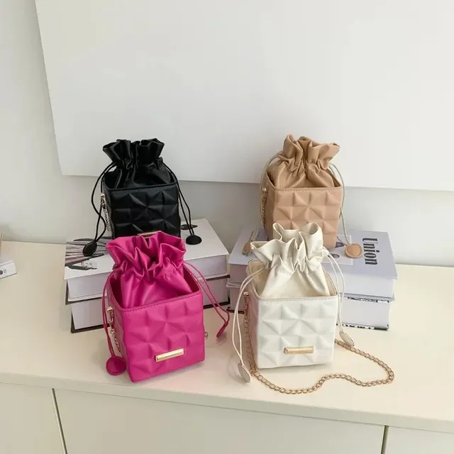 Sac seau carré matelassé