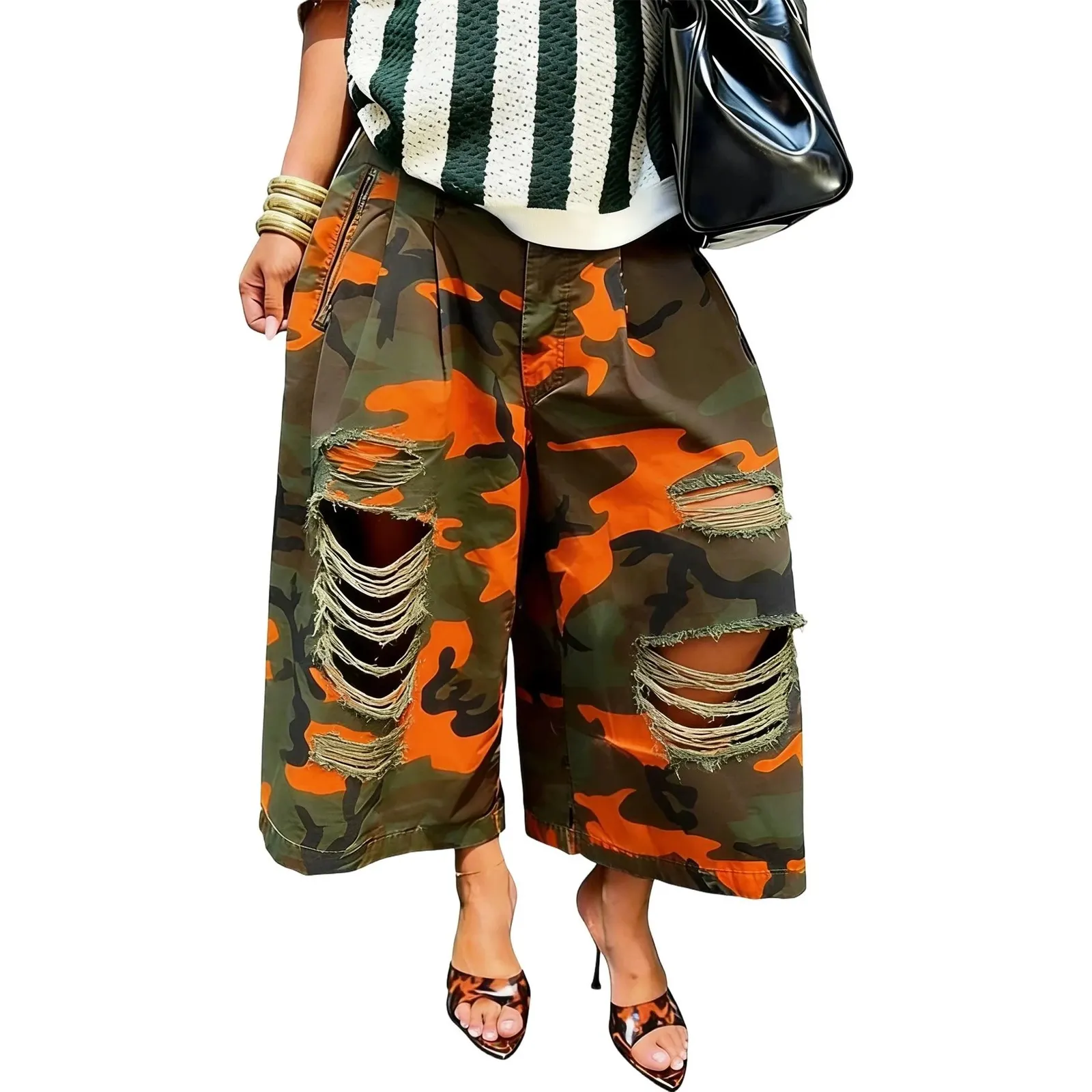 Pantalon camouflage large déchiré