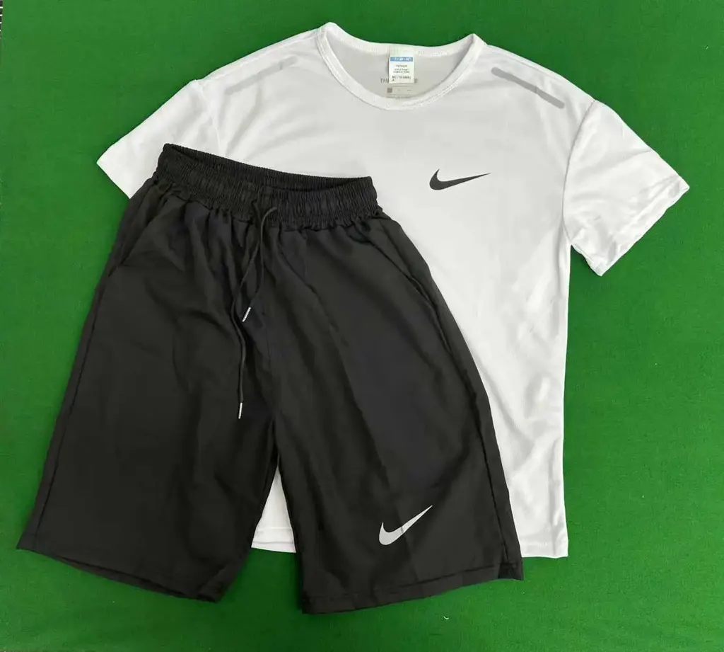 Ensemble Nike t-shirt short