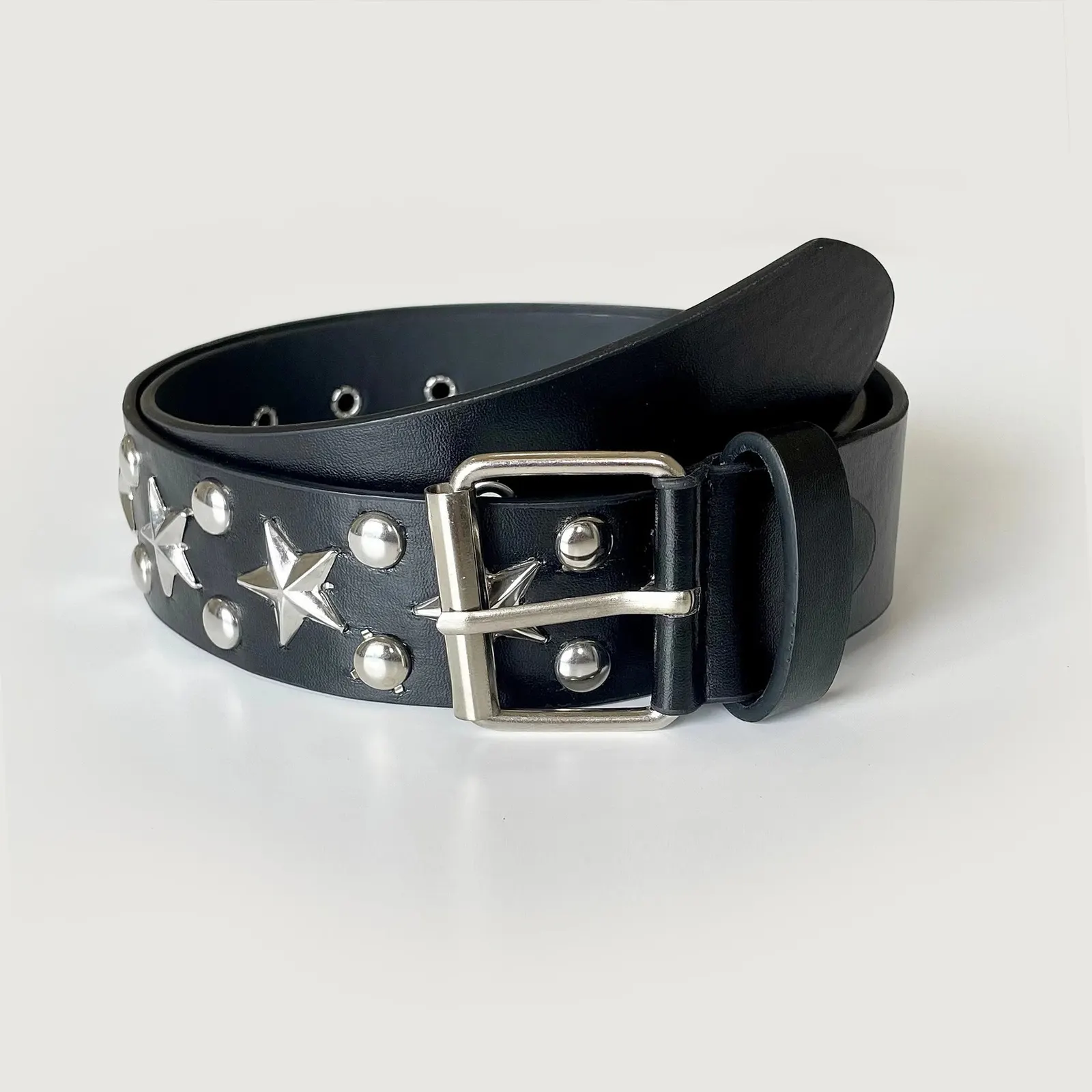 Ceinture punk cloutée