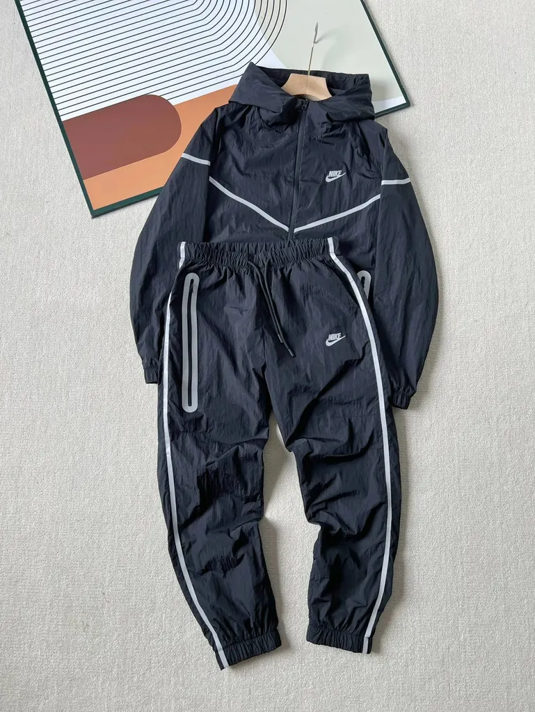 Survêtement Nike à capuche