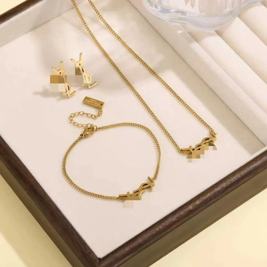 Parure bijoux Yves Saint Laurent